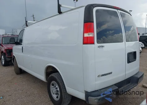 2019 Chevrolet Express G2500 из США, поврежденный, VIN 1GCWGAFP3K1280381